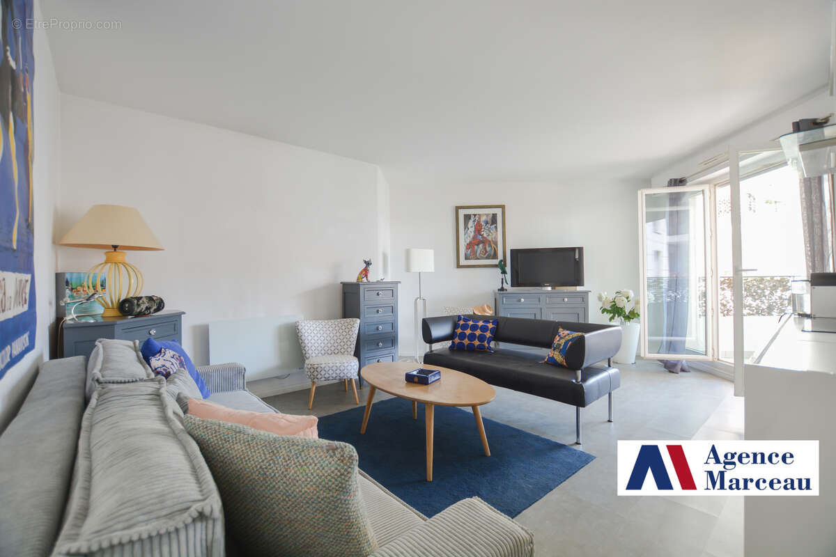 Appartement à COURBEVOIE