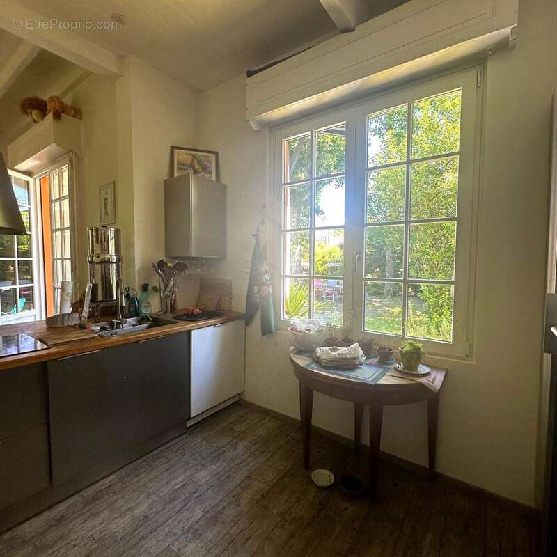 CUISINE AMERICAINE - Maison à LANTON