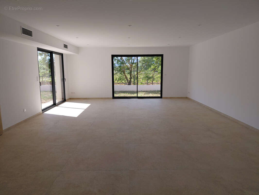 Maison à POURRIERES