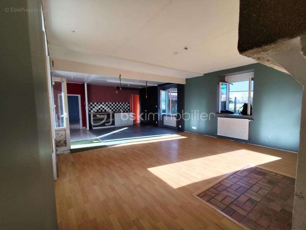 Maison à SAINT-ELLIER-DU-MAINE