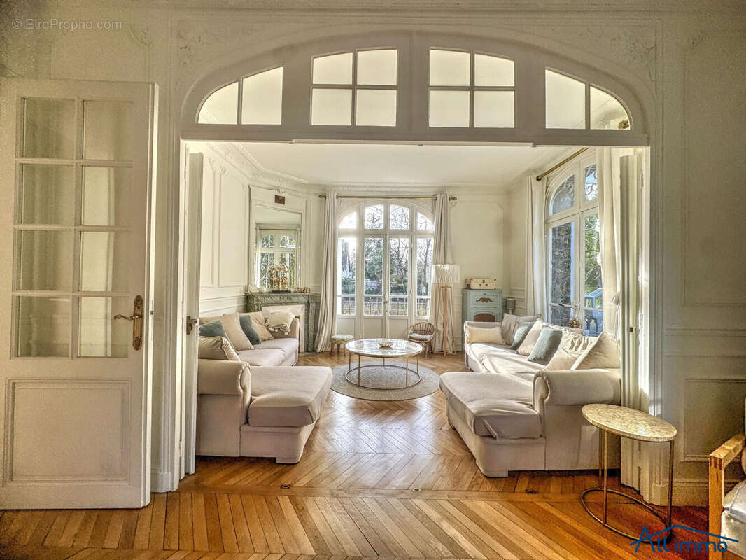 Maison à VILLECRESNES