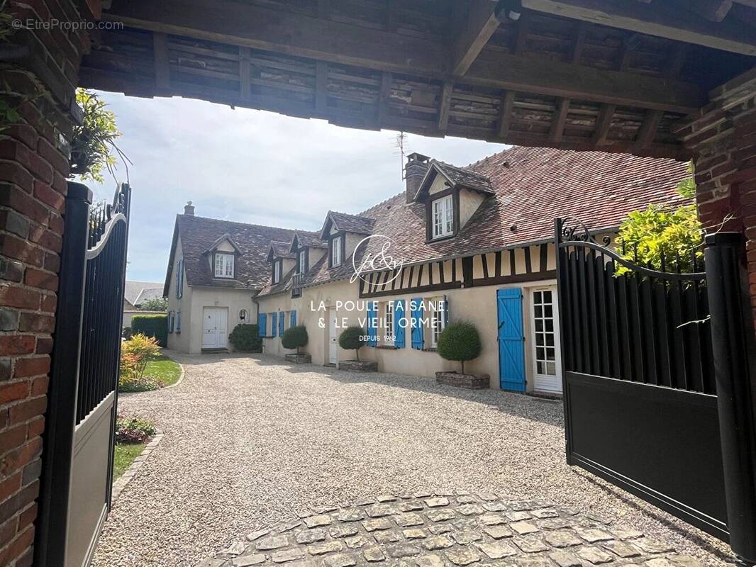 Maison à HOUDAN