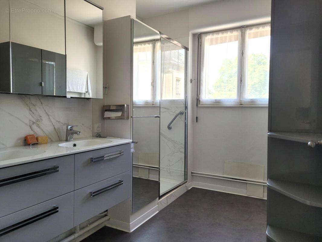 Appartement prestige de centre-ville T3-T4 avec balcons - photo 7
