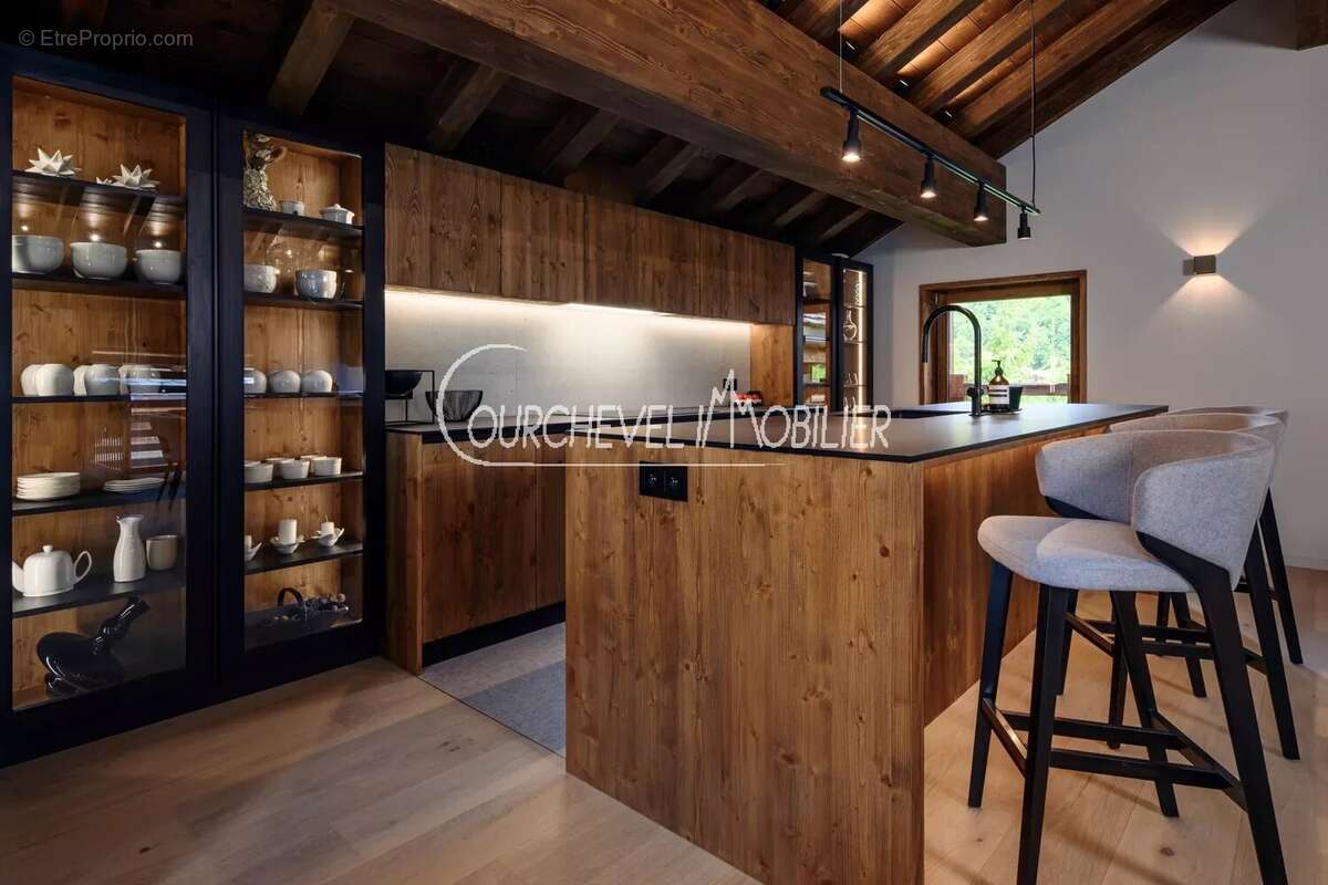 Maison à LES ALLUES