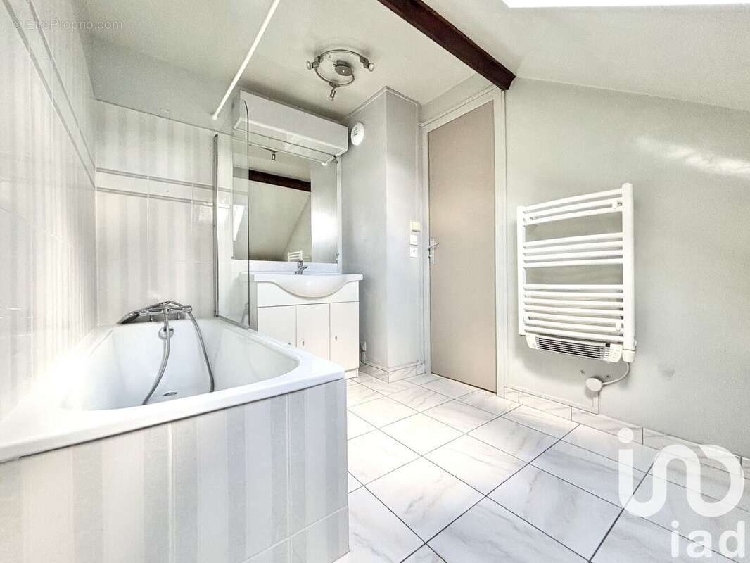 Photo 8 - Appartement à OZOIR-LA-FERRIERE