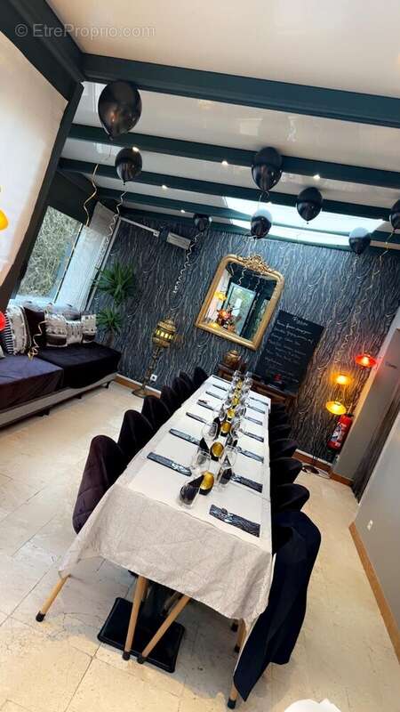 SALLE PETIT DEJEUNER - Commerce à DOLE