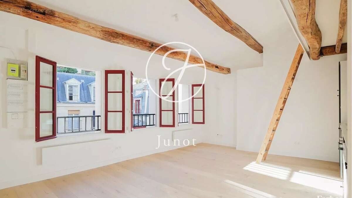 Appartement à PARIS-3E