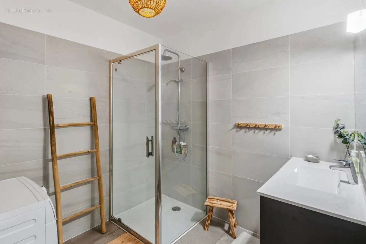 Appartement à VALLAURIS