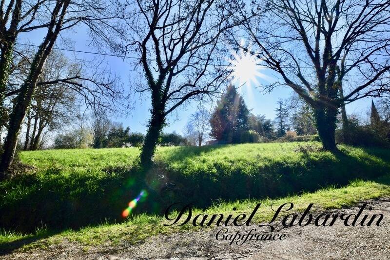 Terrain à PUYMICLAN