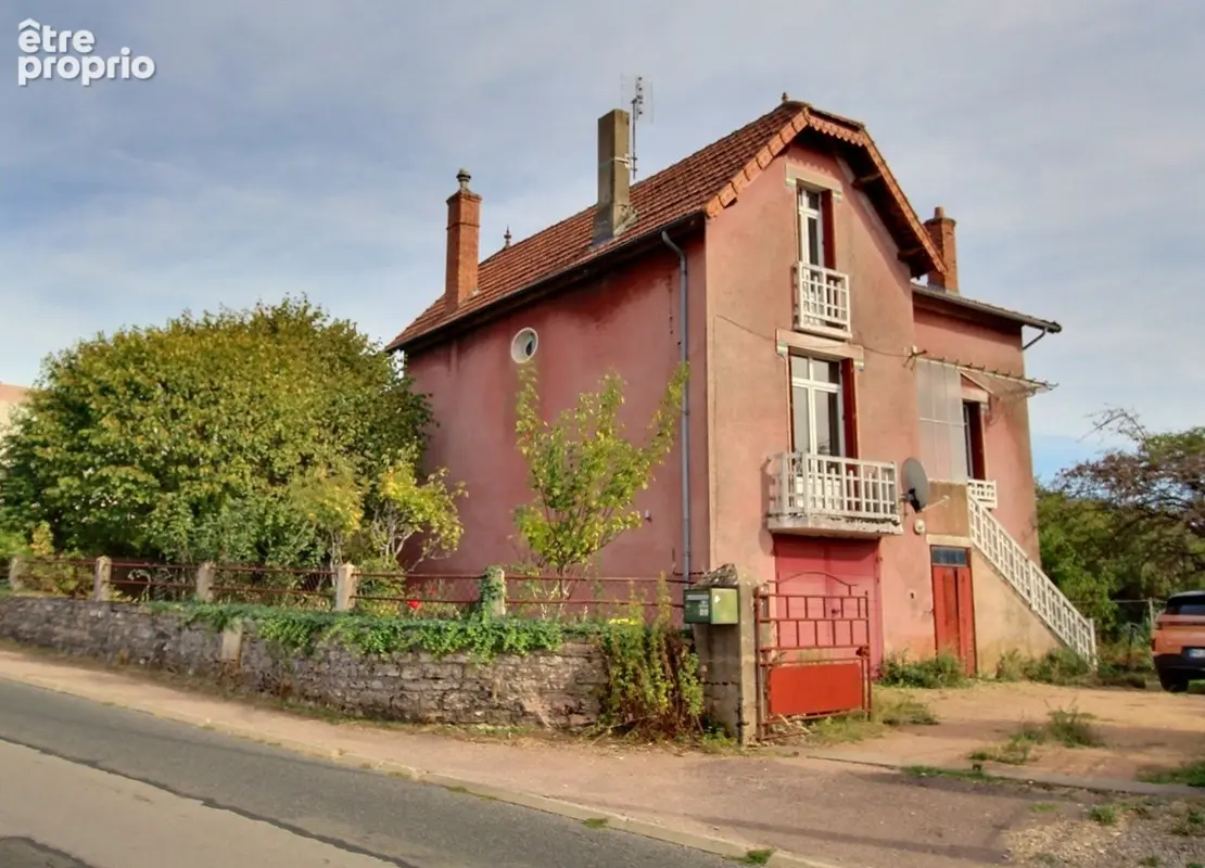 Maison à SAINT-GENGOUX-LE-NATIONAL