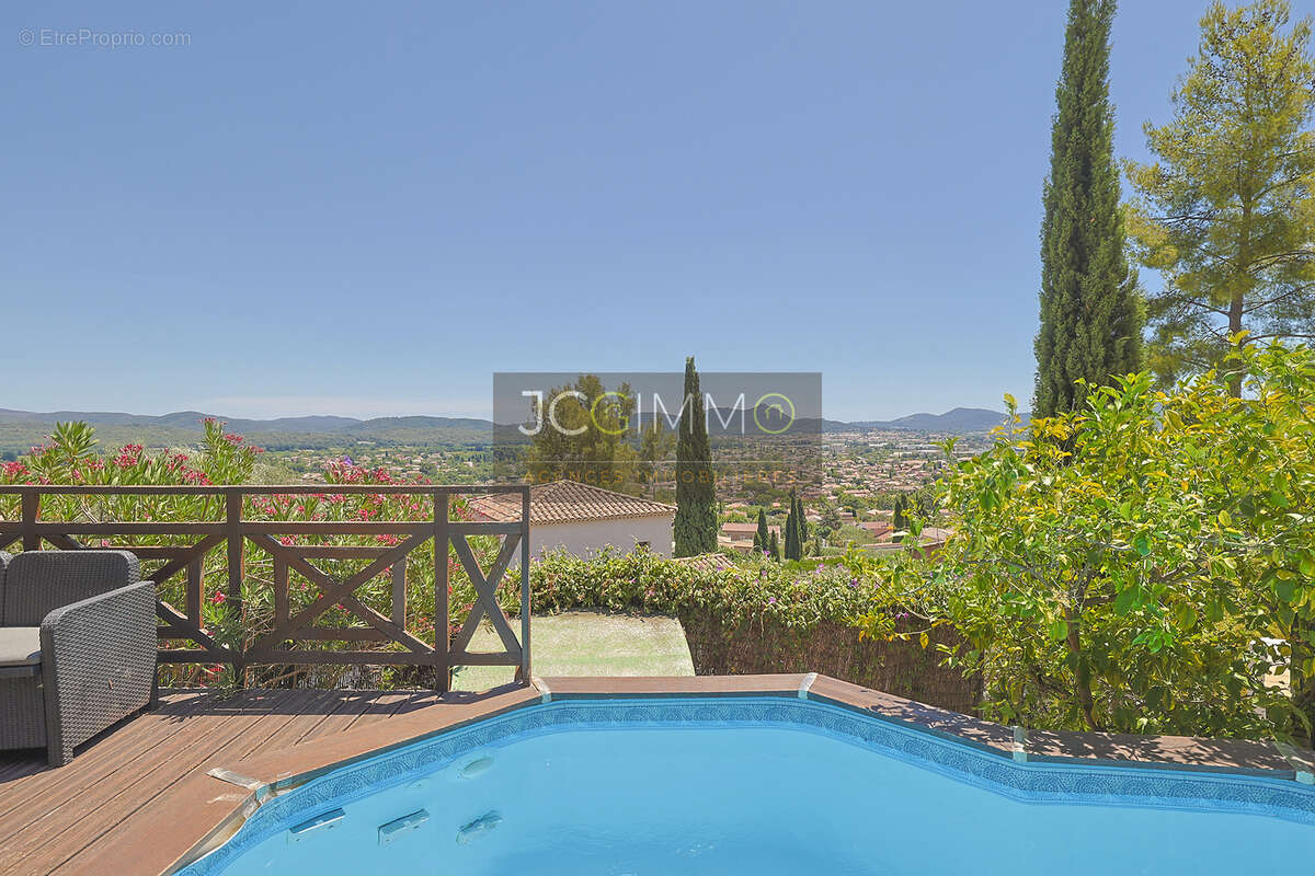 villa individuelle T5 de 117 m2 avec piscine et belle vue dégagée - photo 13