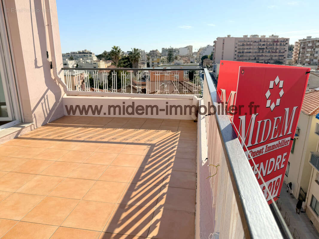 Nice Ouest Carras-Californie 3 P au calme étage élevé de 50 m2 + terrasse et loggia à 280000 euros - photo 13