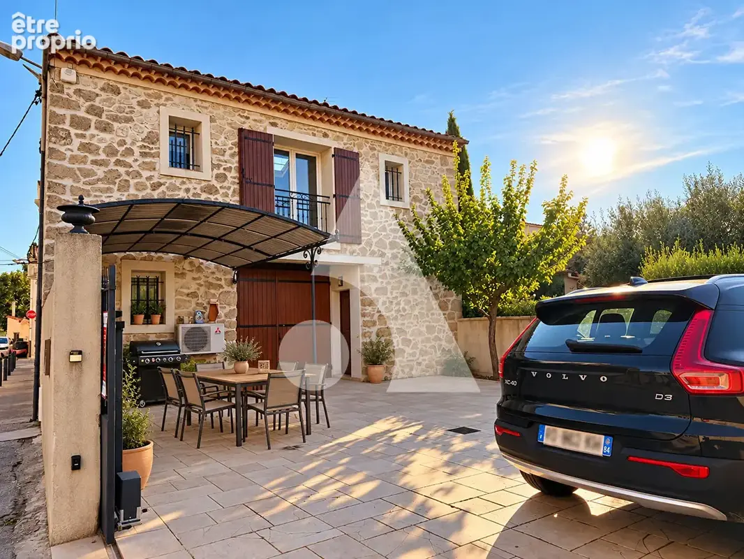 PERTUIS Maison d'env. 95m² hab avec 90m² de sous sol et 100m² de cour privative. - photo 1