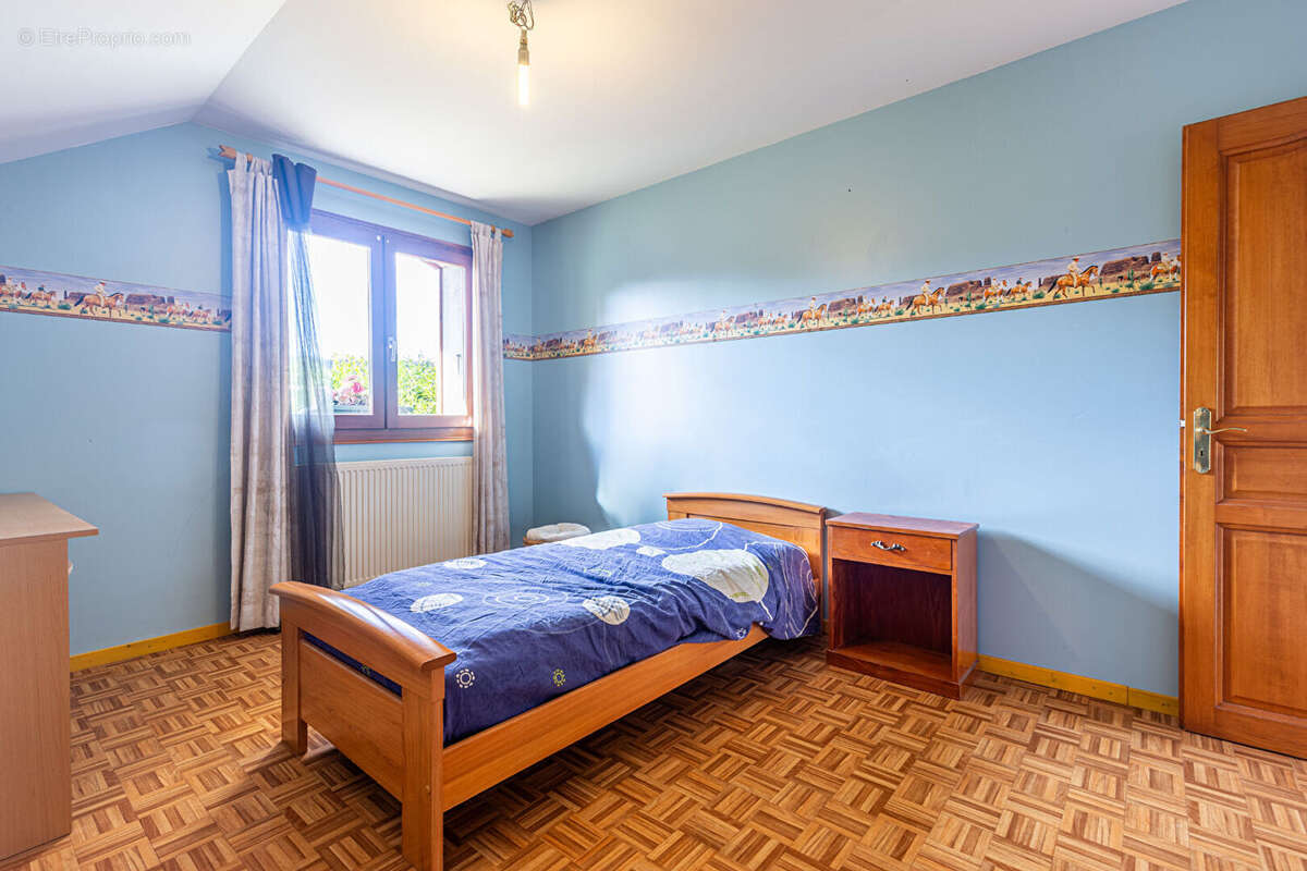 Agence immobiliere laforet - co-exclusivite - "protea" - cuvat - maison individuelle 6 pièces de 172,07 m² au sol - terrain de 1 - photo 12