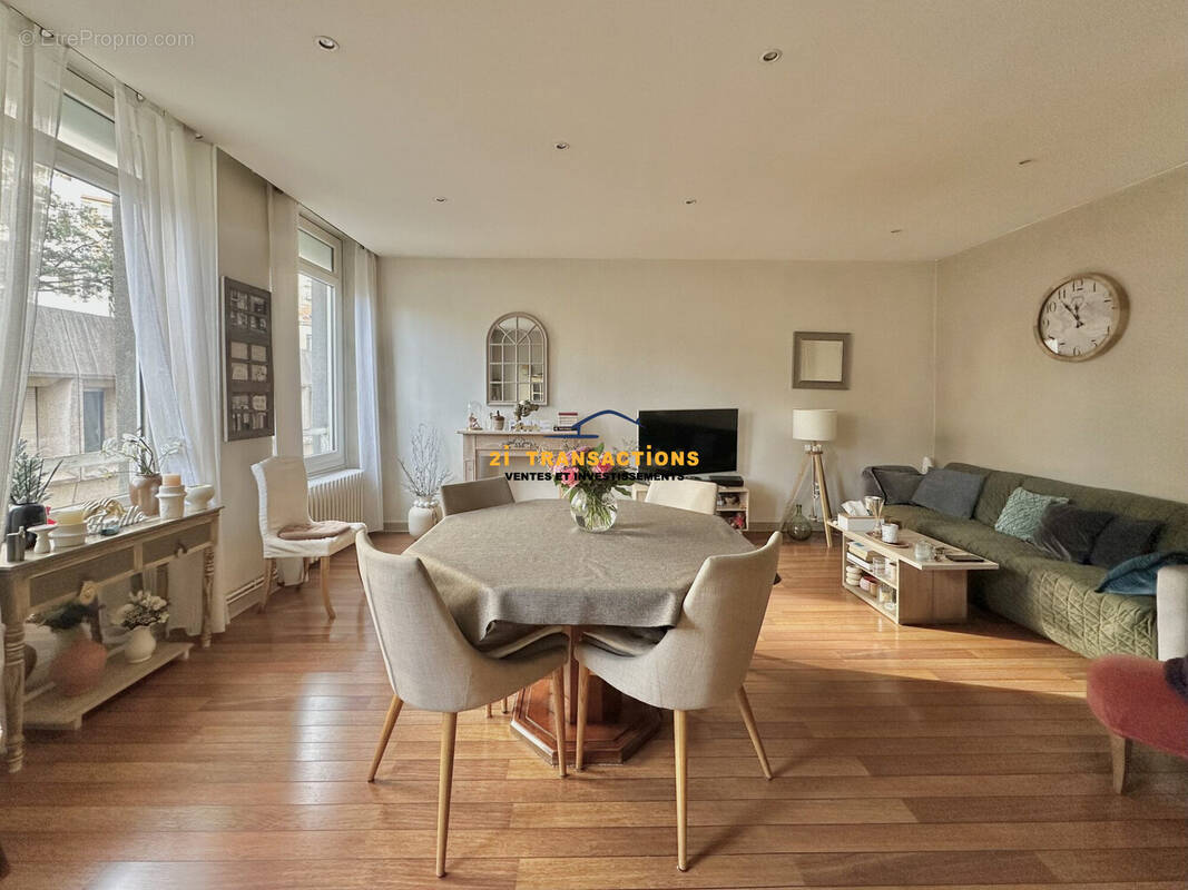 Appartement à SAINT-ETIENNE