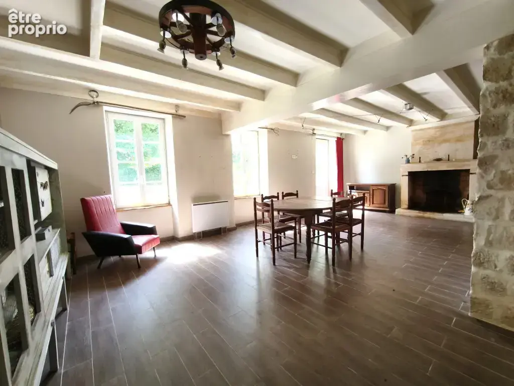 Maison 170 m² à Berneuil  - photo 2