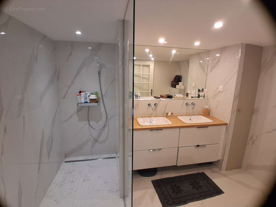 Maison à FONTVIEILLE