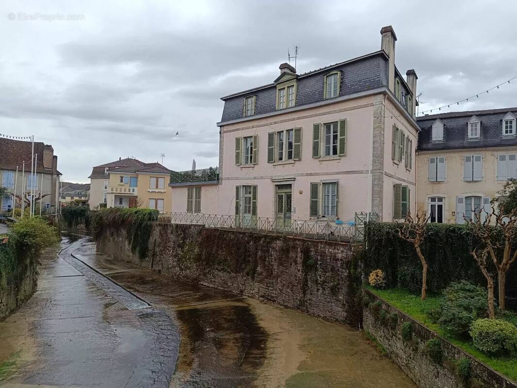 Belle opportunité d'investissement en plein centre-ville de Salies de Béarn - photo 1