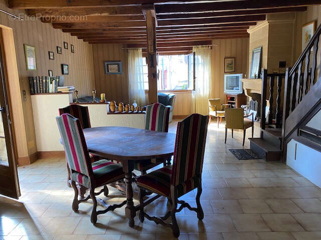 Dordogne maison de bourg en pierre avec terrain - photo 8