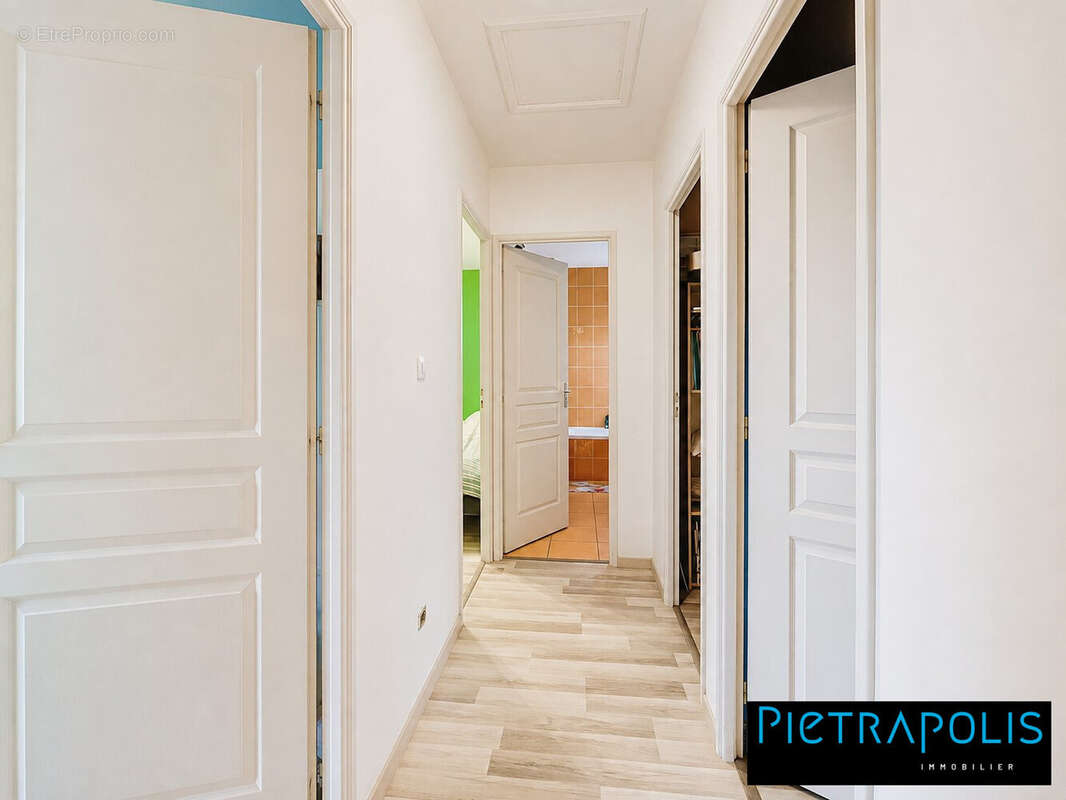 Maison 100 m² à Sainte-Euphemie  - photo 7