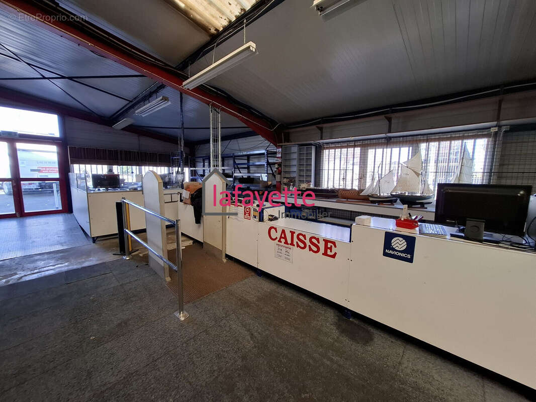 Commerce à OUISTREHAM