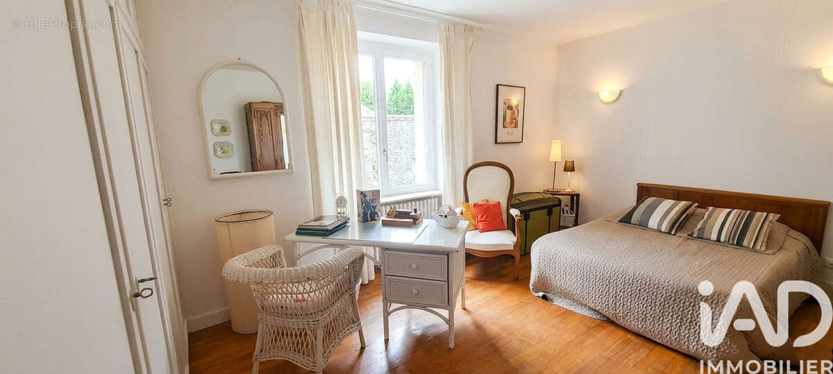Maison 130 m² à Fussey  - photo 7