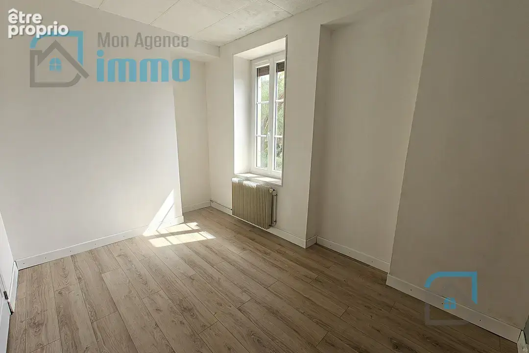 Photo Maison à Mehun-Sur-Yevre au prix de 160 500€
