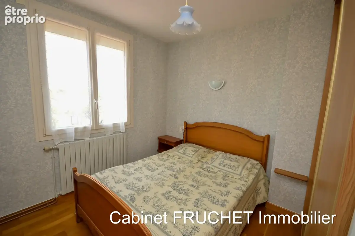 CHANTONNAY - Agréable maison 3 chambres, terrain et garage - photo 11