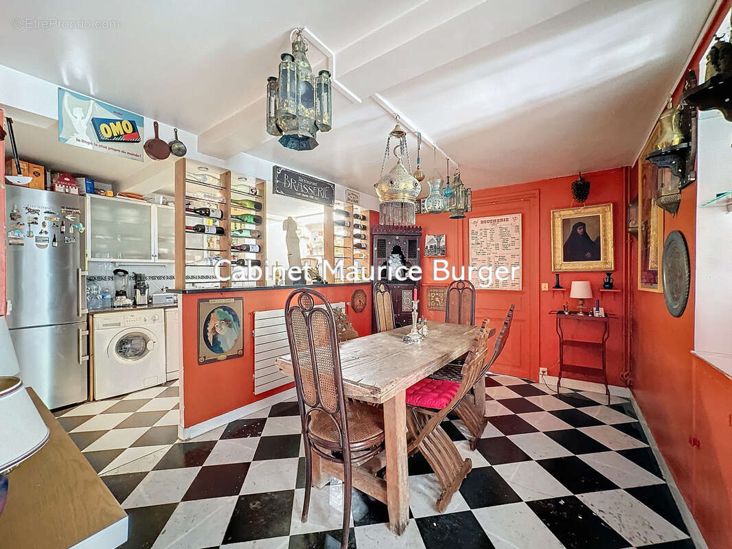 Appartement à PARIS-8E