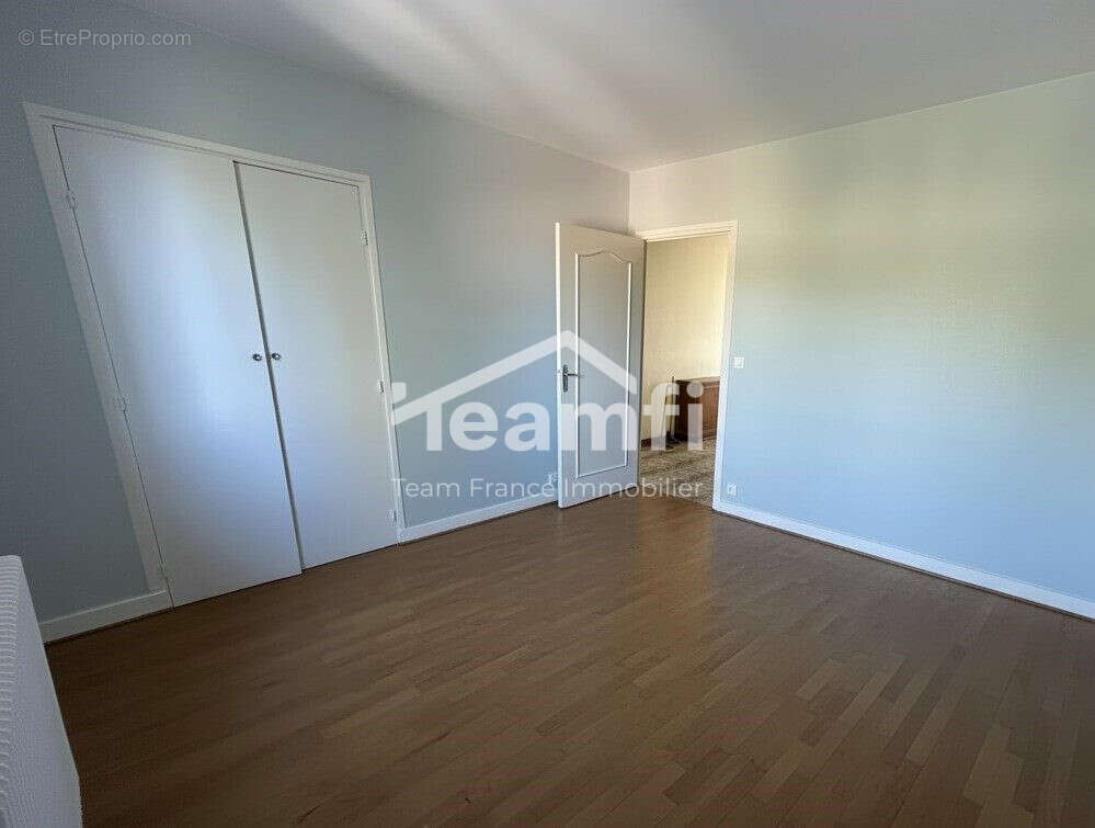 Maison à LA MONNERIE-LE-MONTEL