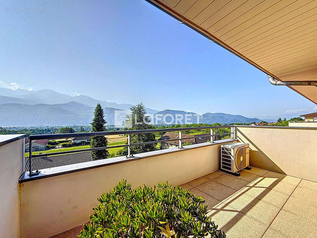 Appartement à SAINT-ISMIER