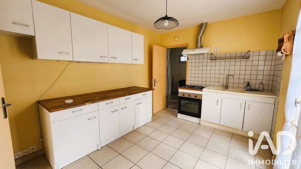 Maison 164 m² à Saint-Nexans  - photo 3