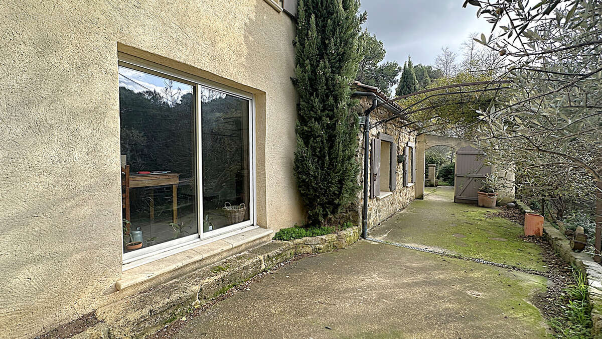 Maison à PELISSANNE