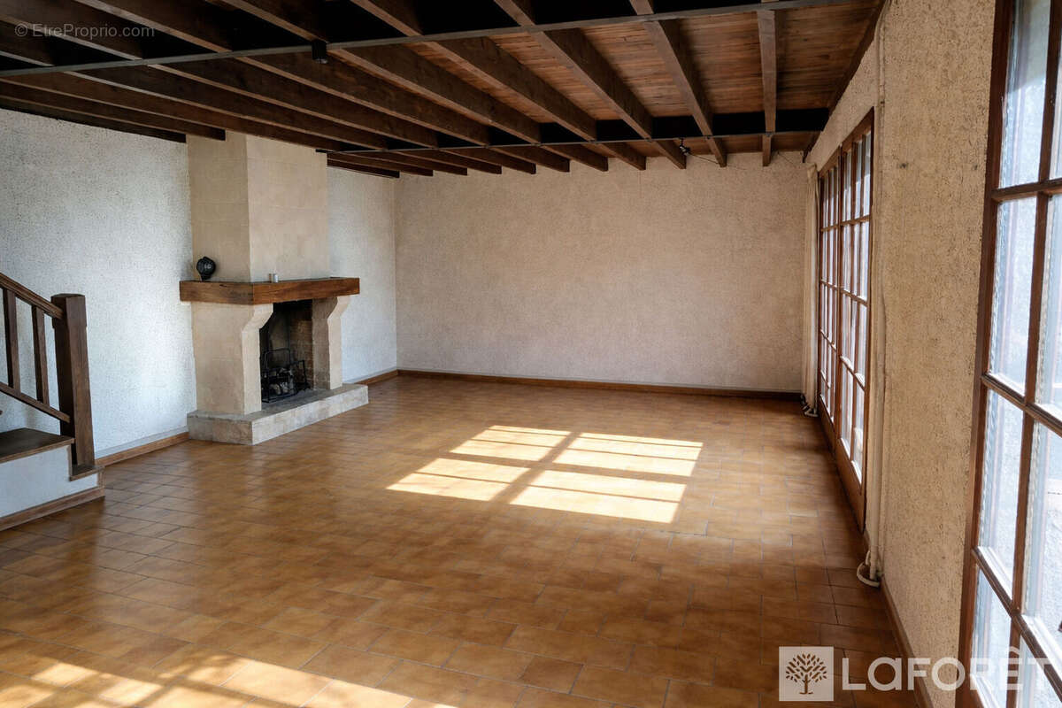 Maison à CHAMPFLEURY