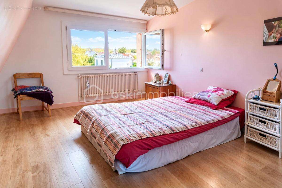 Aulnay Sud – Grande maison familiale 150 m² au pied du Canal de l’Ourcq - photo 5