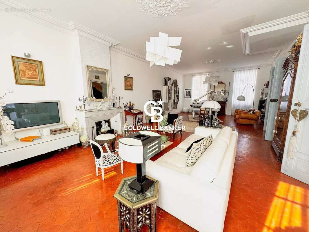 Appartement à LA CRAU