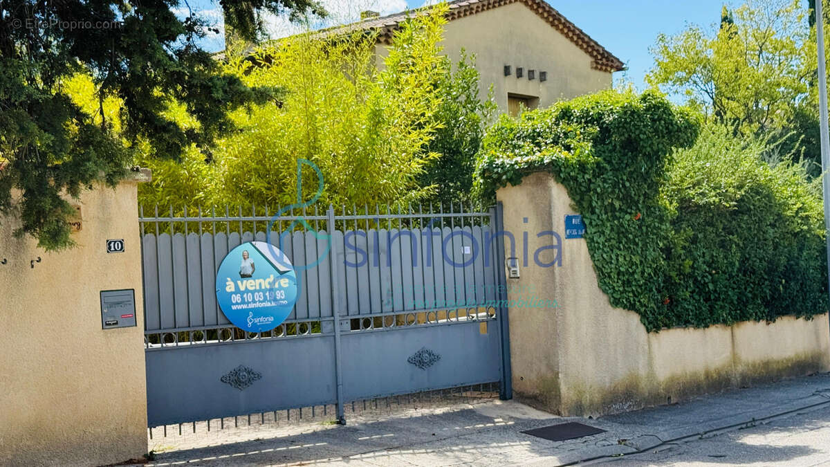 Maison à UZES