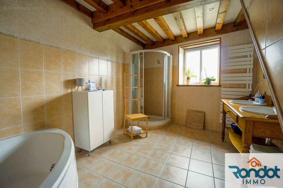 Maison à PICHANGES