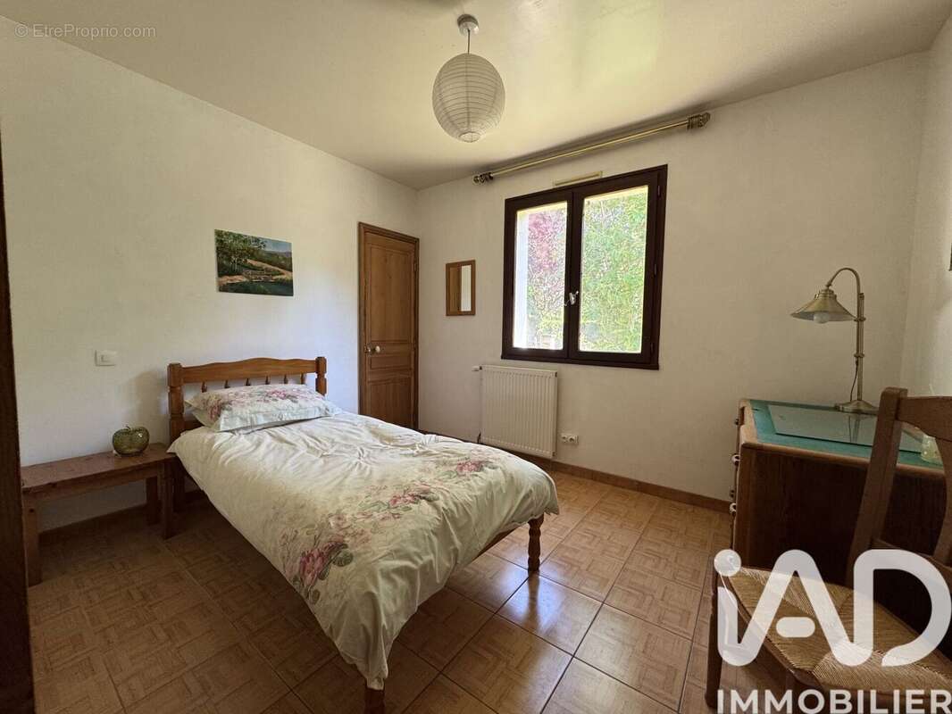 Maison 92 m² à Saint-Cyr-Des-Gats  - photo 7