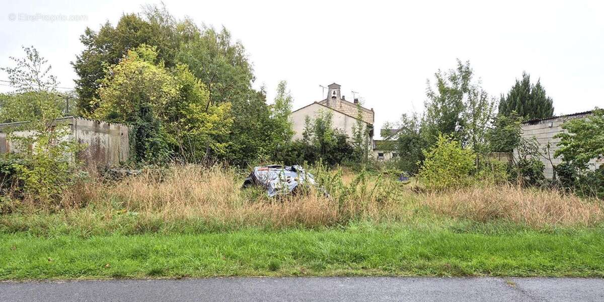 Maison à GIFFAUMONT-CHAMPAUBERT