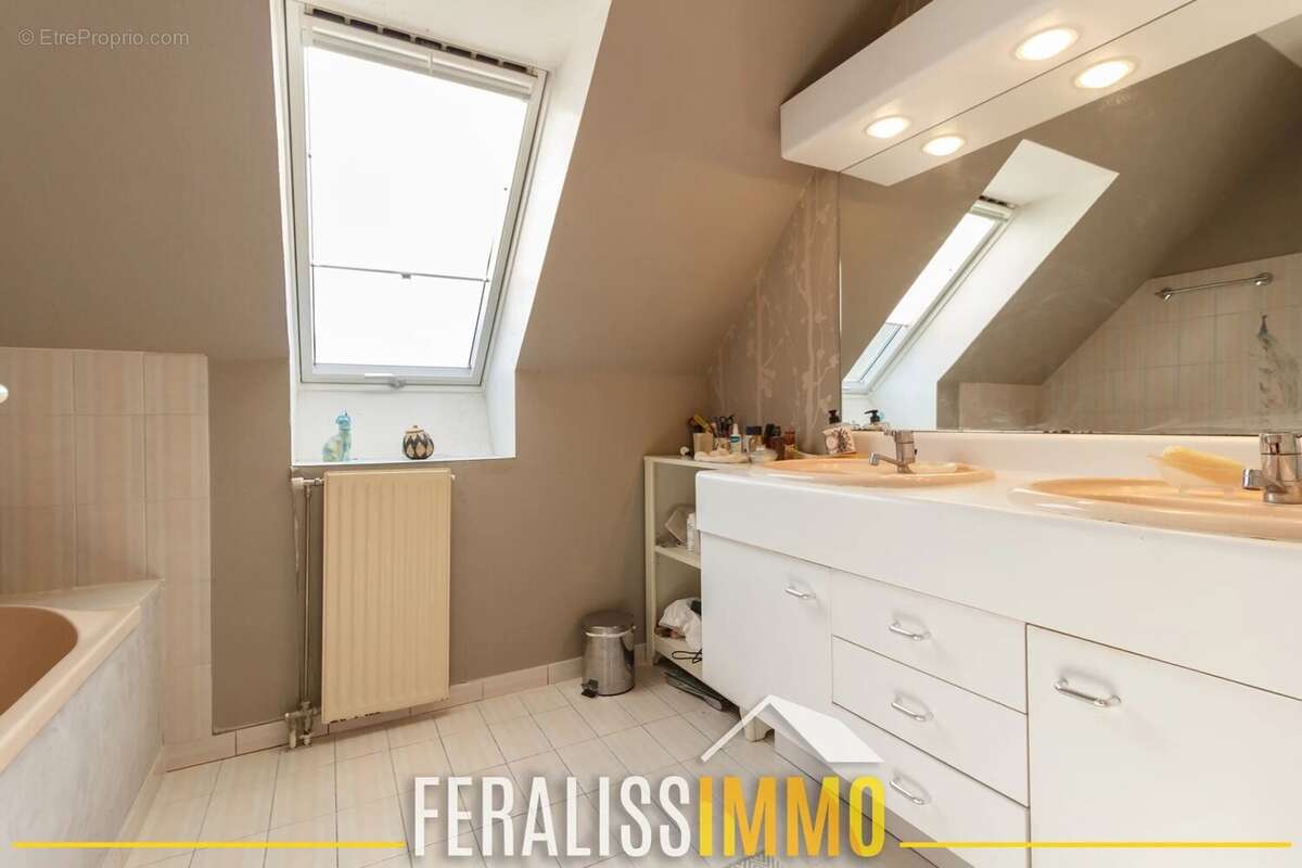 Maison à COURDIMANCHE