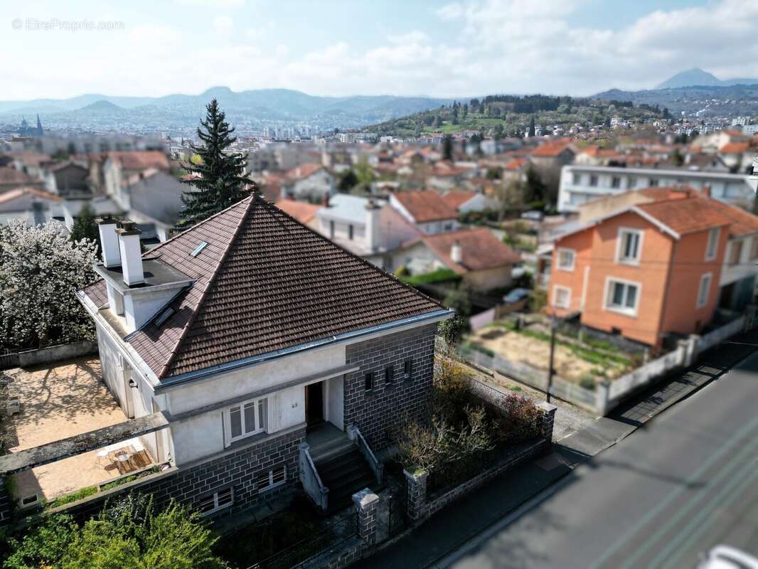 Maison à CLERMONT-FERRAND