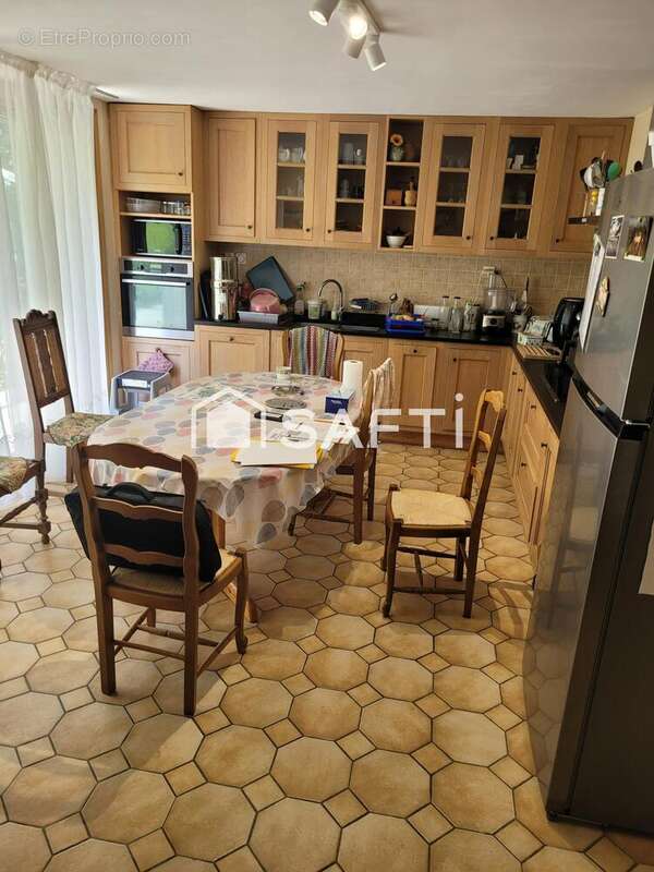 Maison 207 m² à Saint-Hernin  - photo 3