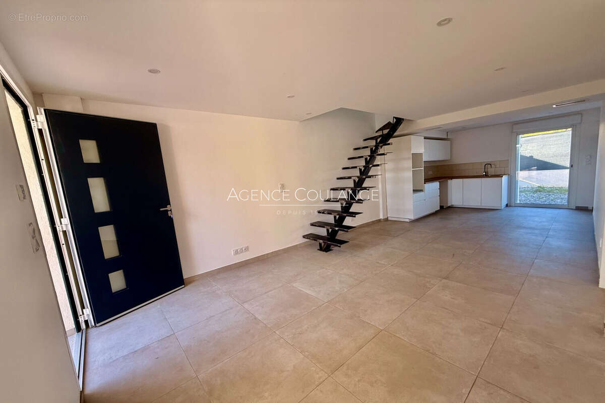 Appartement à SAINT-CYR-SUR-MER