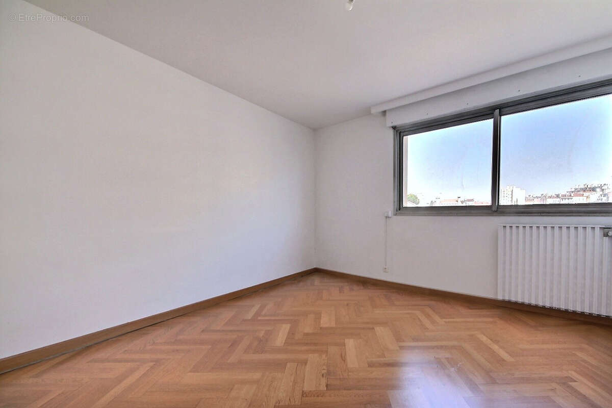 Appartement à MARSEILLE-5E