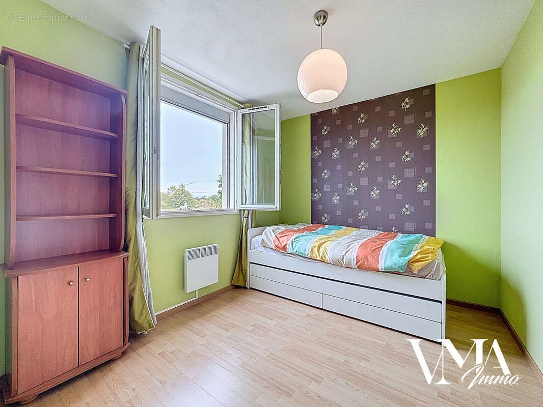 Appartement à LA TOUR-DE-SALVAGNY