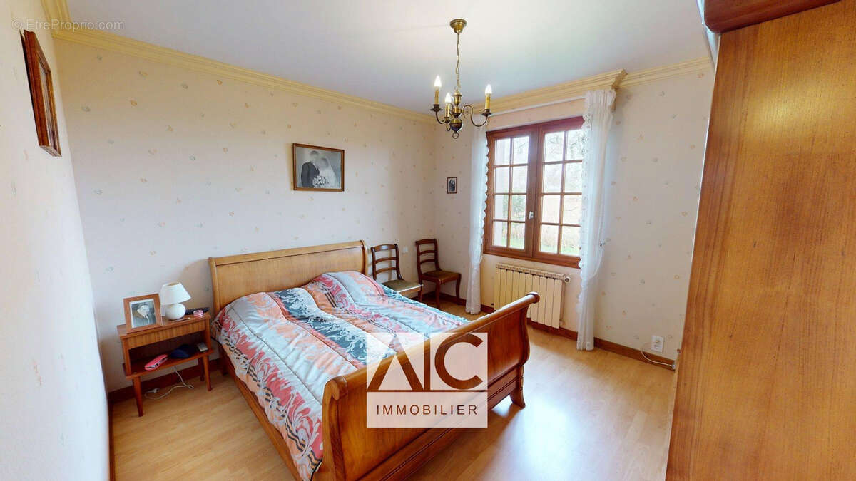 Maison à PLOUNEVEZ-QUINTIN