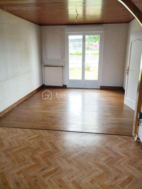 Maison de plain-pied en ville - photo 13