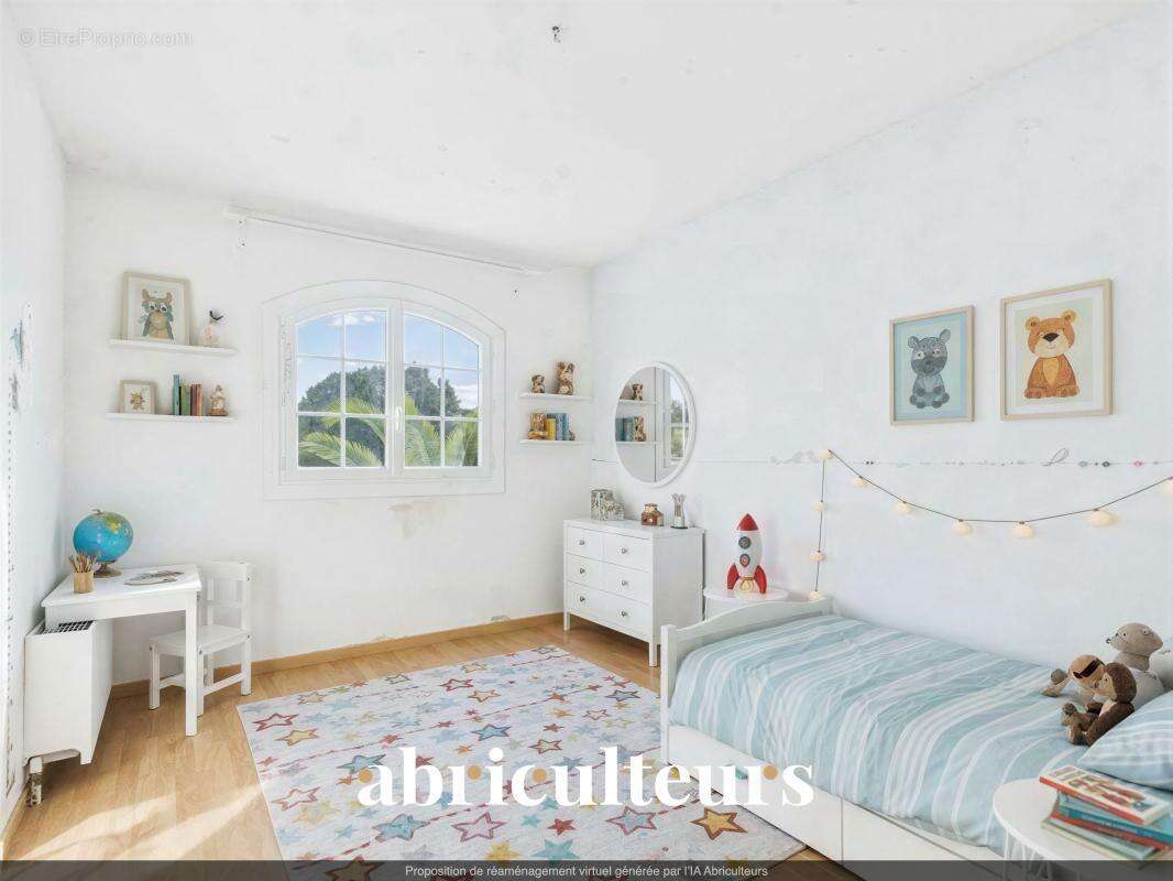 Maison à VILLENEUVE-LOUBET