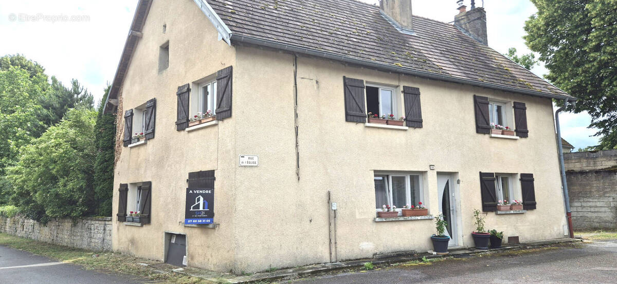 Maison à CHISSEY-SUR-LOUE